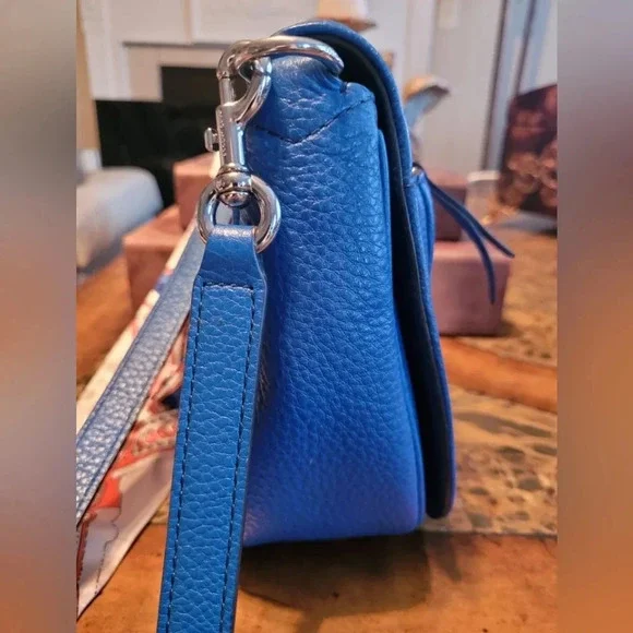 Marc Jacobs electric blue crossbody - Picture 4 of 10